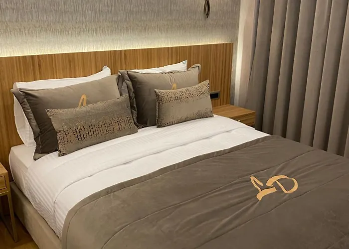 Ξενοδοχείο Lady Diana 4*