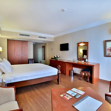 Lady Diana Hotel